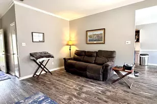 5401 Hollytree Dr, Tyler, TX 75703 - Photo 6