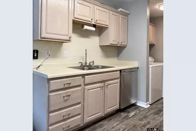 5401 Hollytree Dr Unit 905, Tyler, TX 75703 - Photo 10