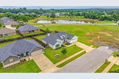 429 Laura Ln, Chandler, TX 75758 - Photo 1