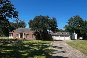 1721 N Pacific, Mineola, TX 75773 - Photo 1