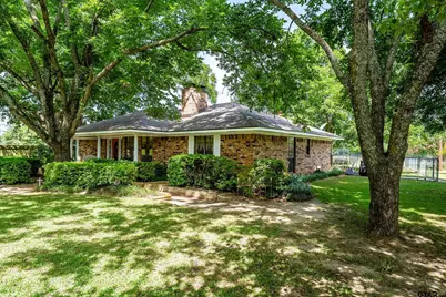1629* 1/2 Quevado, Jacksonville, TX 75766 - Photo 2