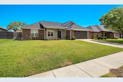 411 Harrell, Chandler, TX 75758 - Photo 2