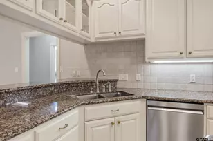 580 Bunker Dr, Tyler, TX 75703 - Photo 18