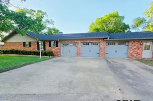 926 Circle Dr, Jacksonville, TX 75766 - Photo 4