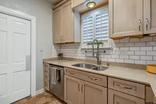 637 S College, Tyler, TX 75701 - Photo 10