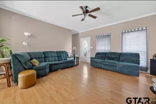 517 Wildewood, Chandler, TX 75758 - Photo 2
