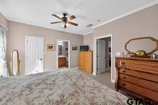 517 Wildewood, Chandler, TX 75758 - Photo 6