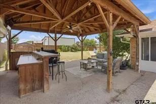 130 Mulberry, Van, TX 75790 - Photo 2