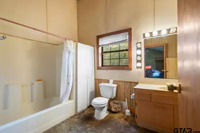 562 County Road 4204, Jacksonville, TX 75766 - Photo 14