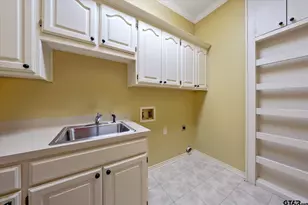 1431 Hollytree Pl, Tyler, TX 75703 - Photo 24
