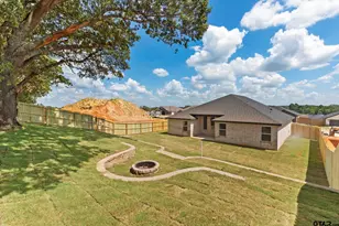 16522 Crossing Cir, Lindale, TX 75771 - Photo 24