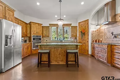 1647 E Mountain Street S, Longview, TX 75604 - Photo 12