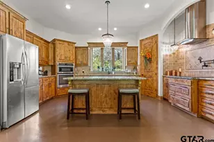 1647 E Mountain Street S, Longview, TX 75604 - Photo 12