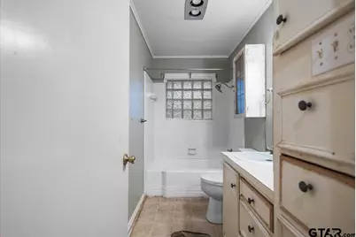 2105 Glenbrook Dr., Tyler, TX 75701 - Photo 12