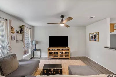 9165 Stonecreek Dr, Tyler, TX 75703 - Photo 8