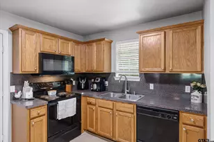 9165 Stonecreek Dr, Tyler, TX 75703 - Photo 14