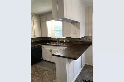 2010 S Boldt, Tyler, TX 75701 - Photo 6