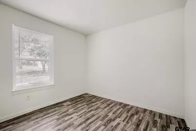1221 N Whitten Ave, Tyler, TX 75702 - Photo 12