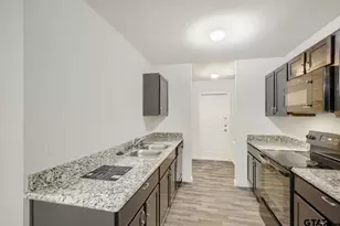 1221 N Whitten Ave, Tyler, TX 75702 - Photo 6