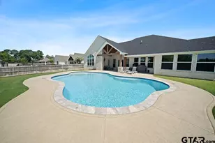 219 White N Gail Ln, Bullard, TX 75757 - Photo 2