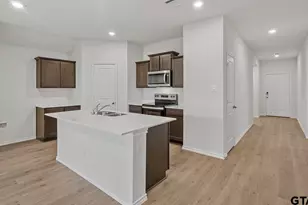1940 Freeman St, Tyler, TX 75704 - Photo 2