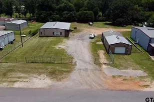 2000 E Murchison St, Palestine, TX 75801 - Photo 1
