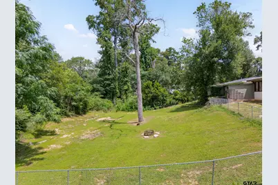 137 Gardner Dr, Palestine, TX 75803 - Photo 26