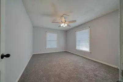 102 E Pirate Ave, Longview, TX 75604 - Photo 16