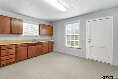 106 S College St, Lindale, TX 75771 - Photo 18