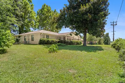 2117 Mlk, Palestine, TX 75803 - Photo 2