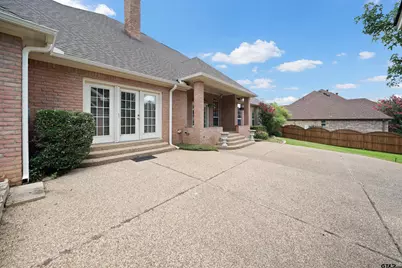 7402 Hollytree Dr, Tyler, TX 75703 - Photo 48