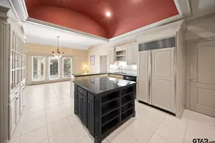 7402 Hollytree Dr, Tyler, TX 75703 - Photo 10