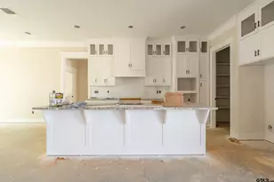 2546 Barton Creek Cir, Tyler, TX 75703 - Photo 8