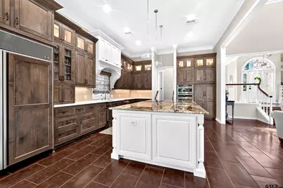 6401 Hollytree Circle, Tyler, TX 75703 - Photo 8