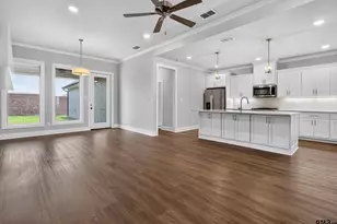 7012 Hillside Ave, Tyler, TX 75707 - Photo 10