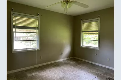 201 Shamrock Dr, Palestine, TX 75803 - Photo 6
