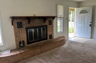 201 Shamrock Dr, Palestine, TX 75803 - Photo 2