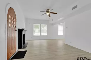 831 W Houston St, Tyler, TX 75702 - Photo 6