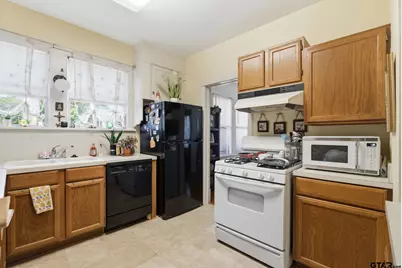 111 Rowland Pl, Tyler, TX 75701 - Photo 8