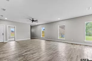 16134 Crossing Cir, Lindale, TX 75771 - Photo 14