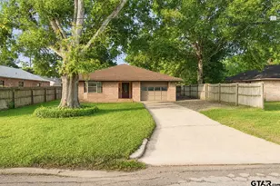 817 Howard St, Jacksonville, TX 75766 - Photo 2