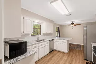 817 Howard St, Jacksonville, TX 75766 - Photo 24