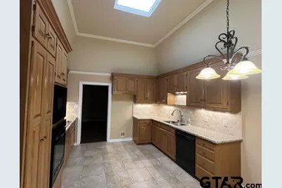 418 Woodland Hills Dr, Tyler, TX 75701 - Photo 8