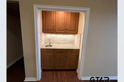 418 Woodland Hills Dr, Tyler, TX 75701 - Photo 6