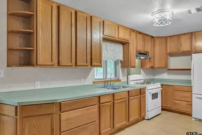 600 N Lake St, Waskom, TX 75692 - Photo 10