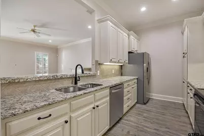 2431 Homestead Ln, Tyler, TX 75701 - Photo 10