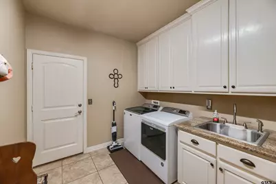 24060 Red Azalea, Lindale, TX 75771 - Photo 20