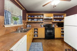 230 Private Rd 7422, Hawkins, TX 75765 - Photo 2