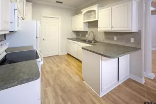 3426 Bienville Ct, Tyler, TX 75701 - Photo 8