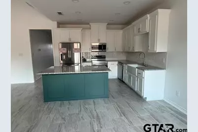 107 Silvey Dr, Henderson, TX 75652 - Photo 2